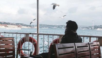 乐鱼体育-西班牙网球小将爆冷晋级四强，年终赛制造黑马奇迹，西班牙男子网球名将的名字